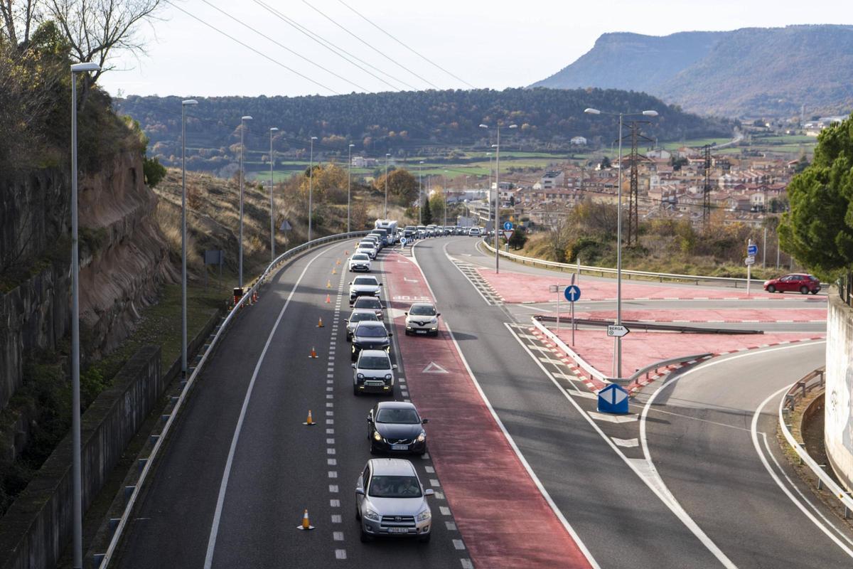 Retencions a la C-16, a l'altura de Berga centre, en una imatge d'arxiu