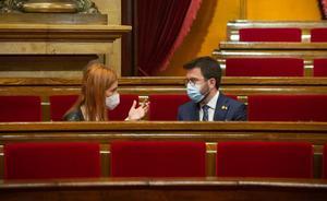 Jéssica Albiach y Pere Aragonès, en el Parlament.