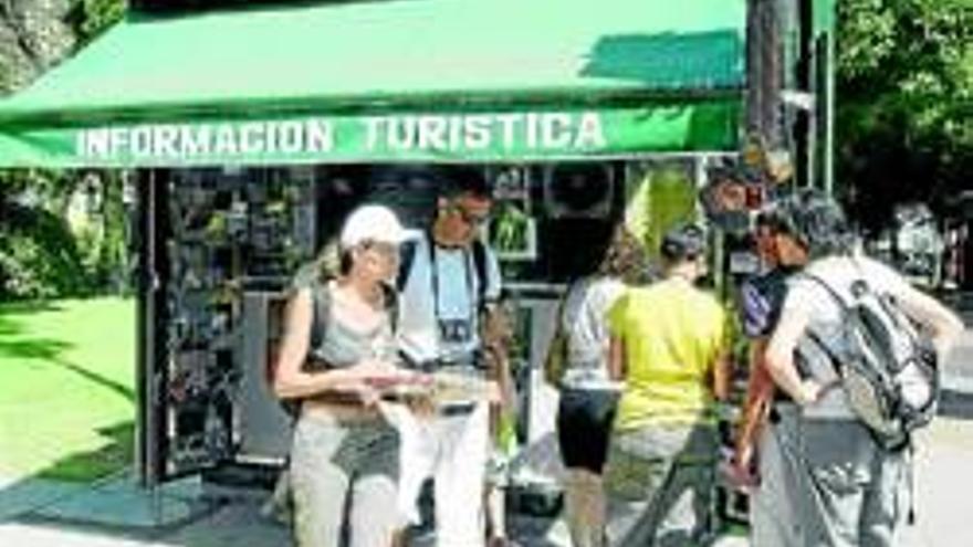 Los puntos de información turística reciben más de 136.000 consultas