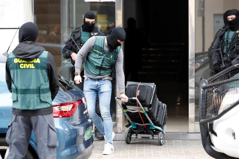 Momento de la detención del marroquí acusado de autoadoctrinamiento y difusión de propaganda yihadista