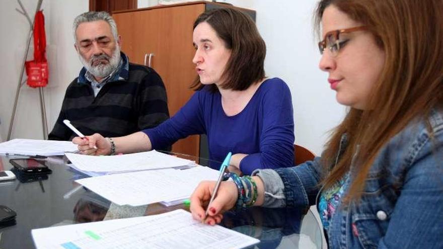 José Antonio Dono, Belén Louzao y Silvia Neira, ayer.//Bernabé / Cris M.V.