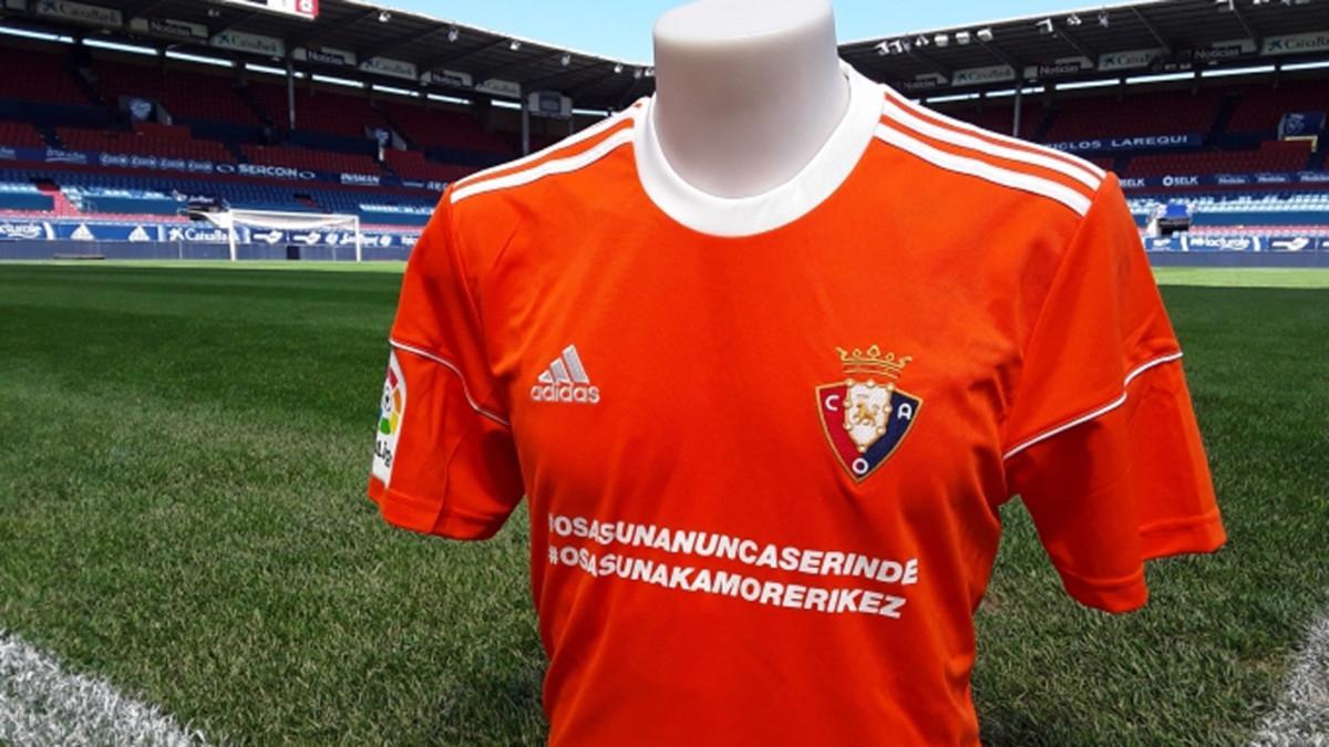 La camiseta que estrenará Osasuna en su visita al Camp Nou