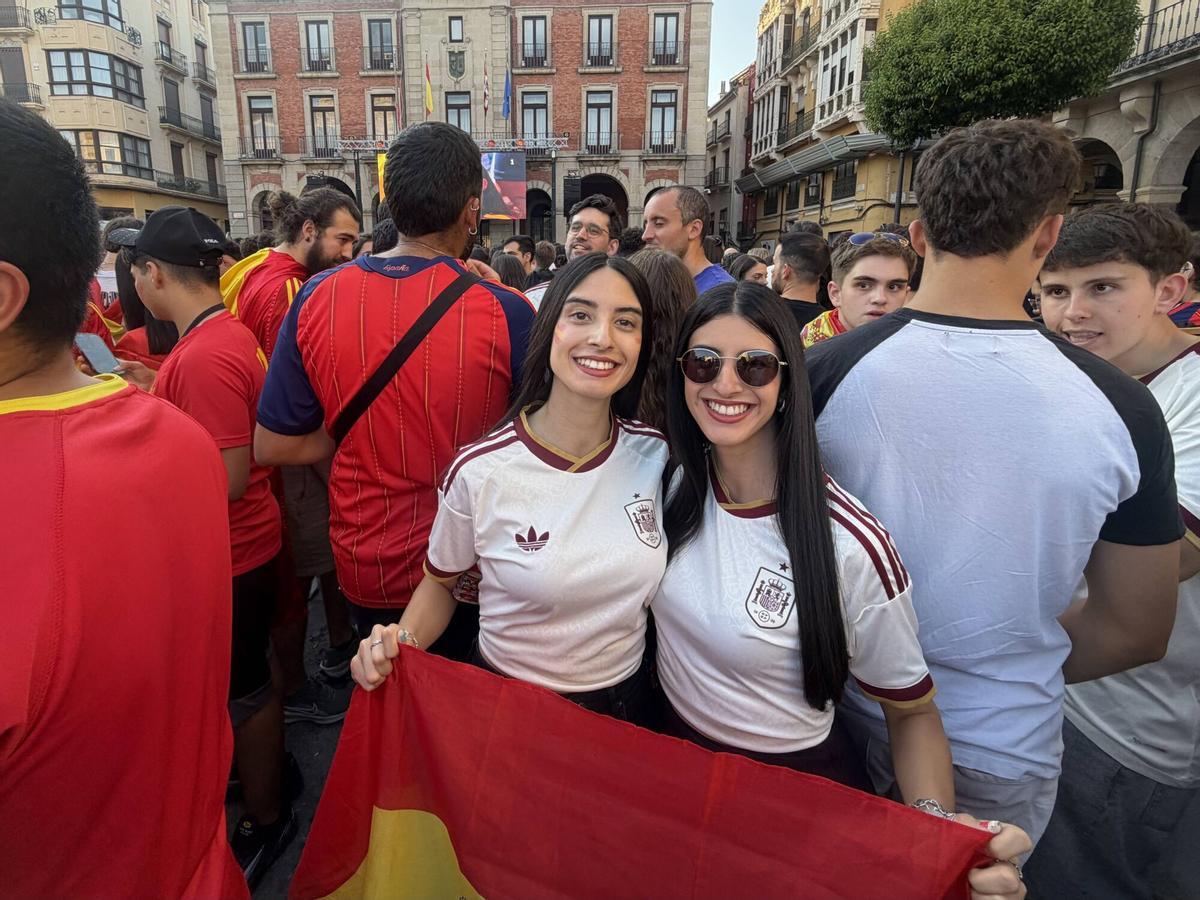 Final del Mundial de fútbol - Aficionados de la selección española ven la final en la Plaza Mayor