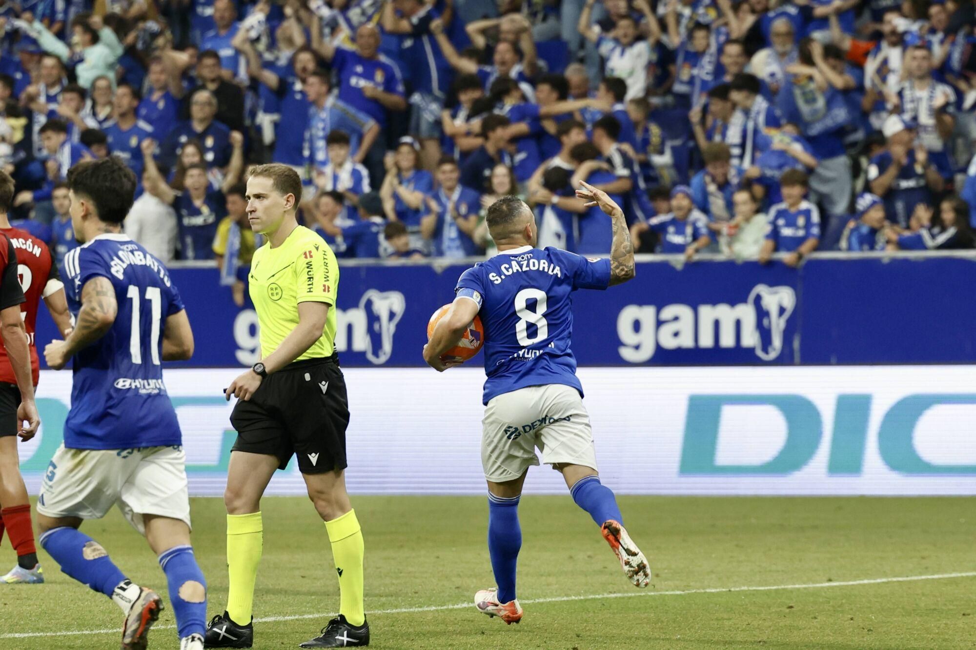 Así se vivió en el Carlos Tartiere la noche del ascenso del Oviedo a Primera División 24 años después