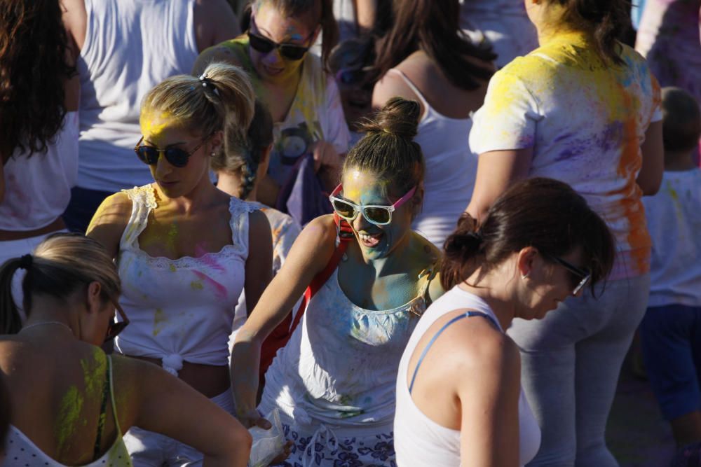 Festa «holi»a la Bisbal d'Empordà