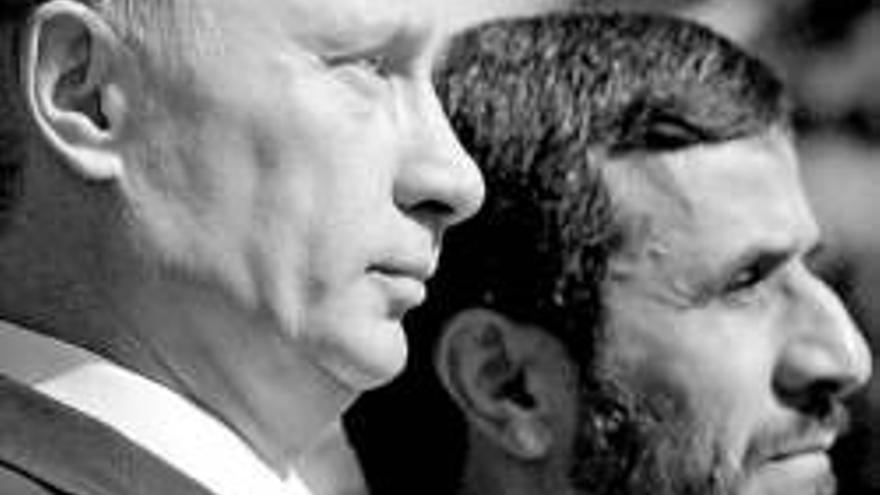 Putin apadrina a Ahmadineyad en pleno desafío a Occidente