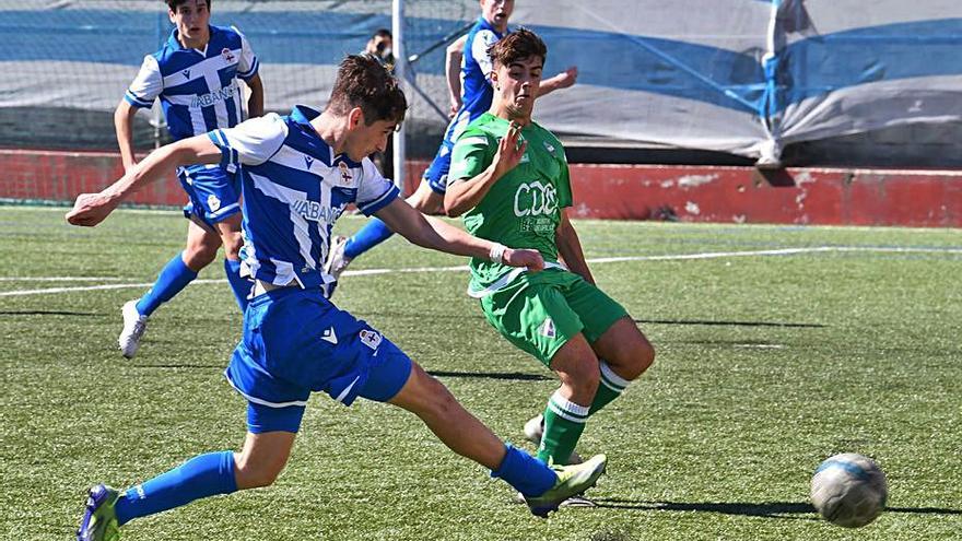 El Juvenil A en un partido de esta temporada ante el Ural. |  // V. ECHAVE