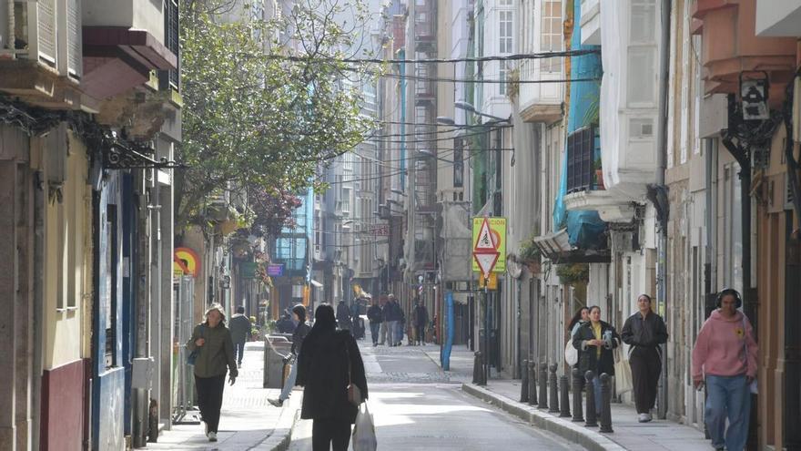 Orzán, de núcleo pesquero a epicentro de la ciudad: "Es el precio de estar a dos pasos de todo"