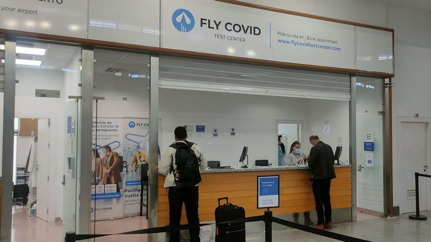 Arquimea realiza más de 300 test diarios de Covid a viajeros en el aeropuerto de Málaga