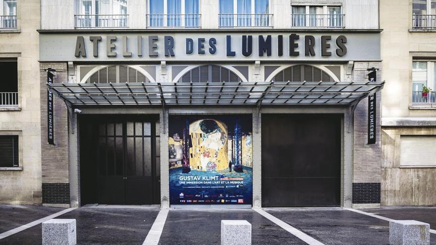 Entrada al Atelier des Lumières en el distrito once de la capital francesa.