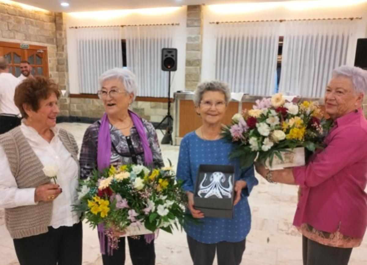 Las cuatro fundadoras de la Asociación de Jubilados y Pensionistas de Arteixo.