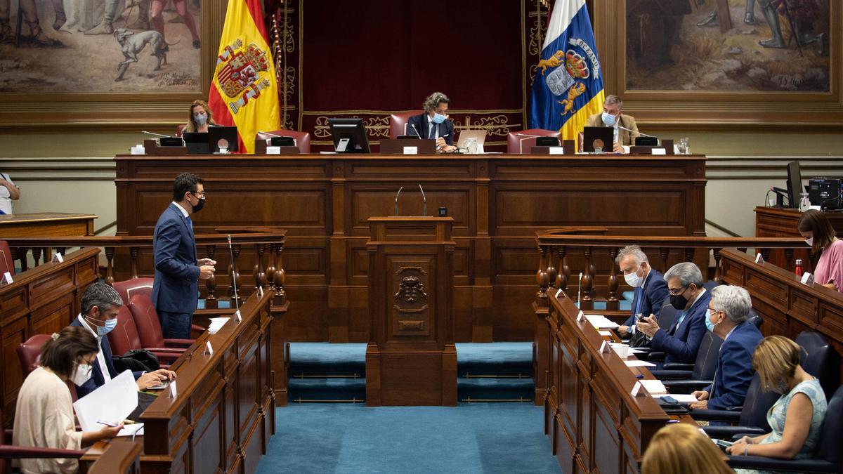 Pleno del Parlamento de Canarias