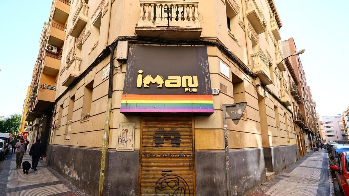 Fachada del bar Iman, en Zaragoza.
