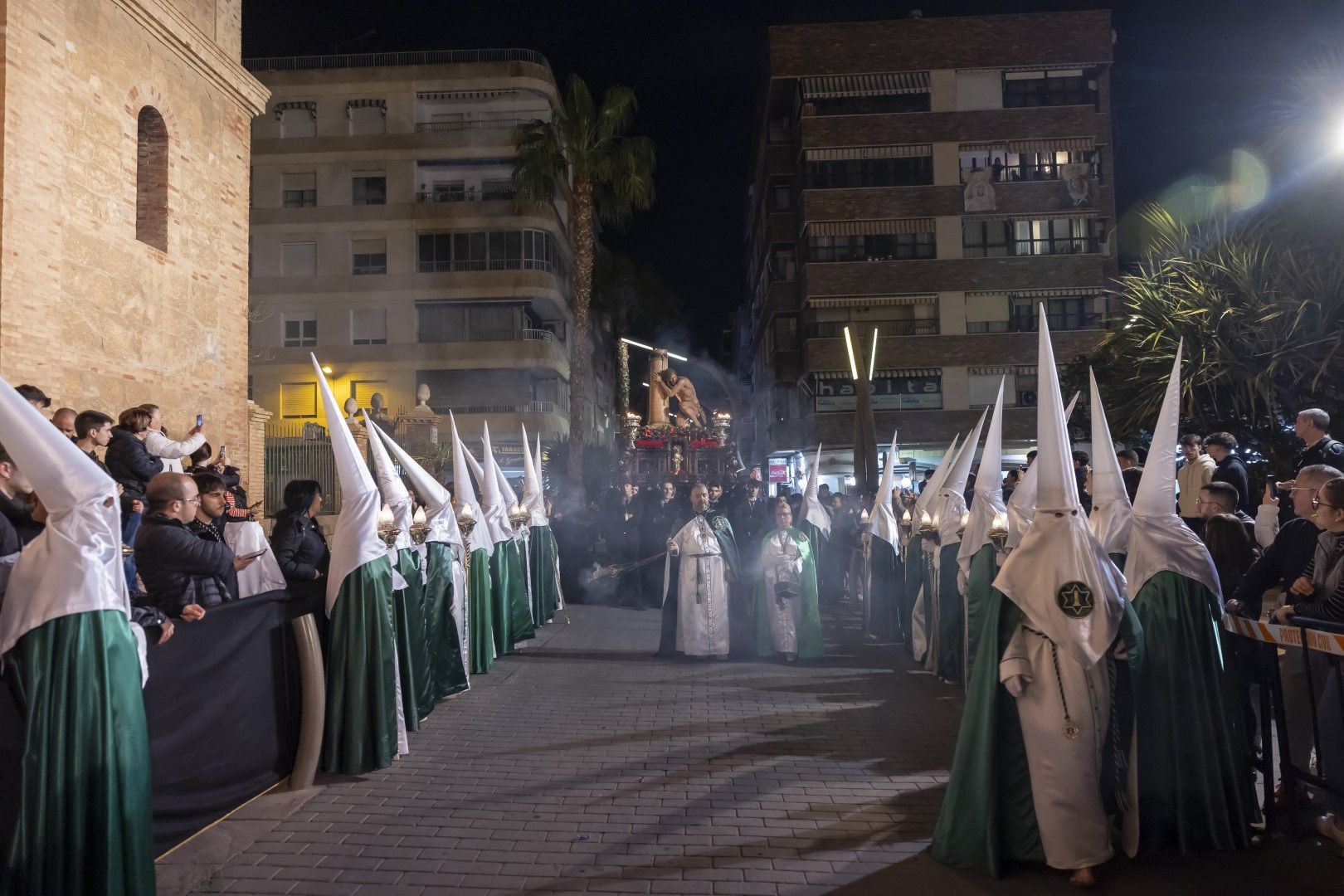 Aquí las imágenes de la Procesión de Lunes Santo en Torrevieja