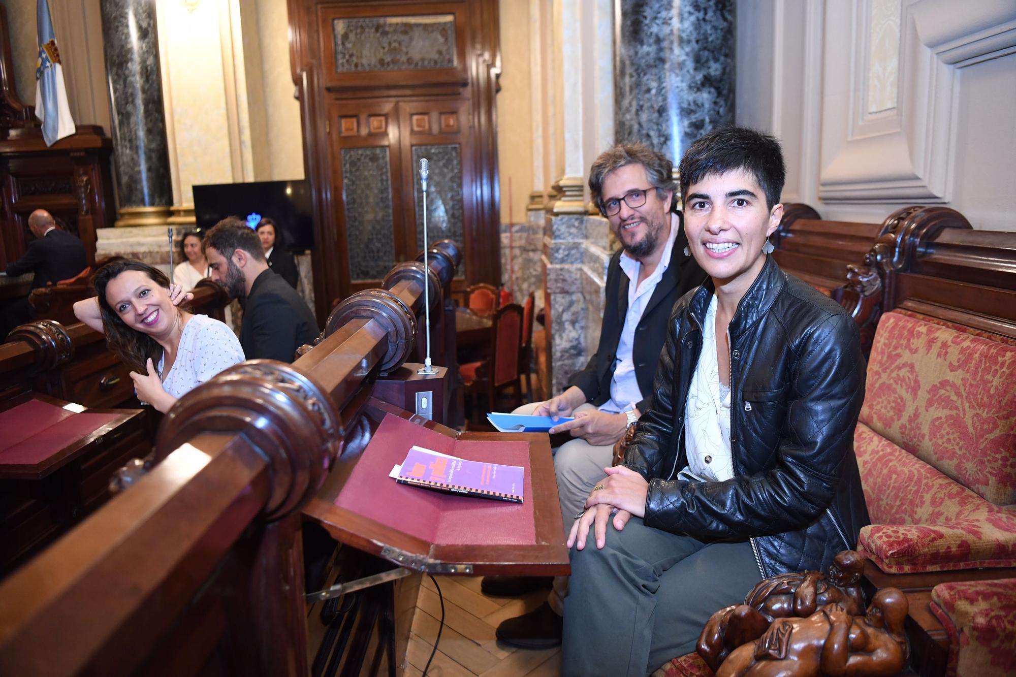 El pleno de A Coruña da la bienvenida a Miguel Lorenzo y despide a Claudia Delso