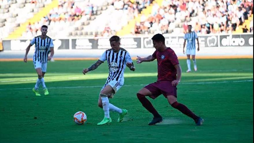 Isi Gómez, durante un partido de esta temporada