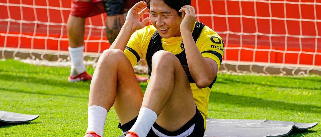 Kang In Lee, durante un entrenamiento en Son Bibiloni.