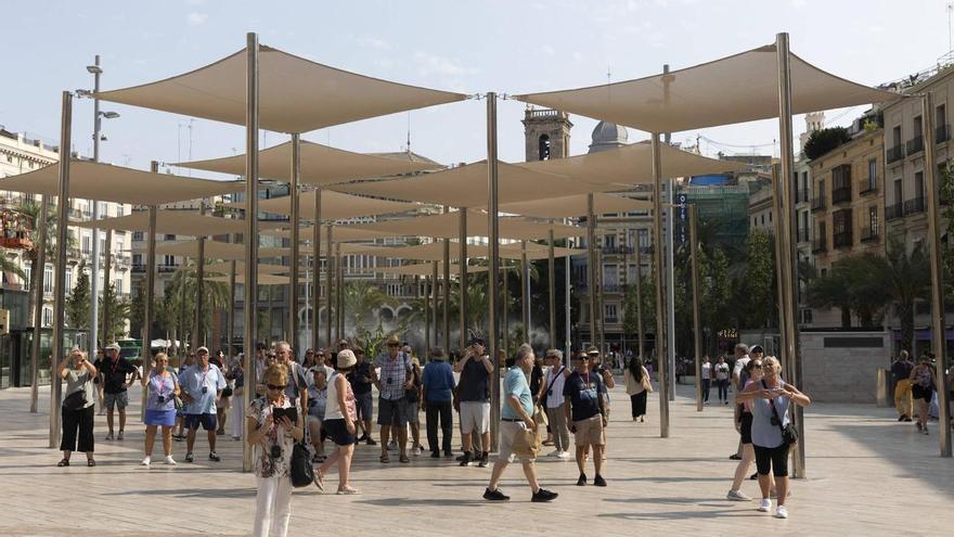 València instalará zonas de sombra en todas las grandes plazas del centro