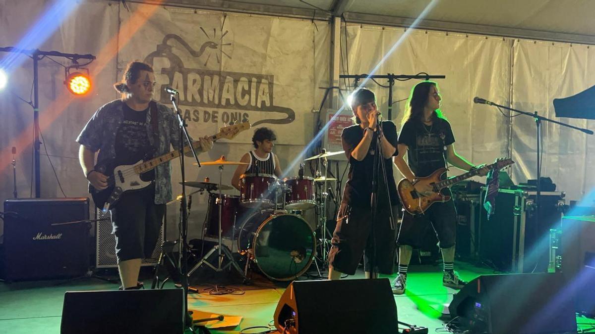 "Censura", compuesto por Nyra González, Marco Menéndez, Haru Prieto y Lucas Pereira, durante su actuación en el Maizu Rock.