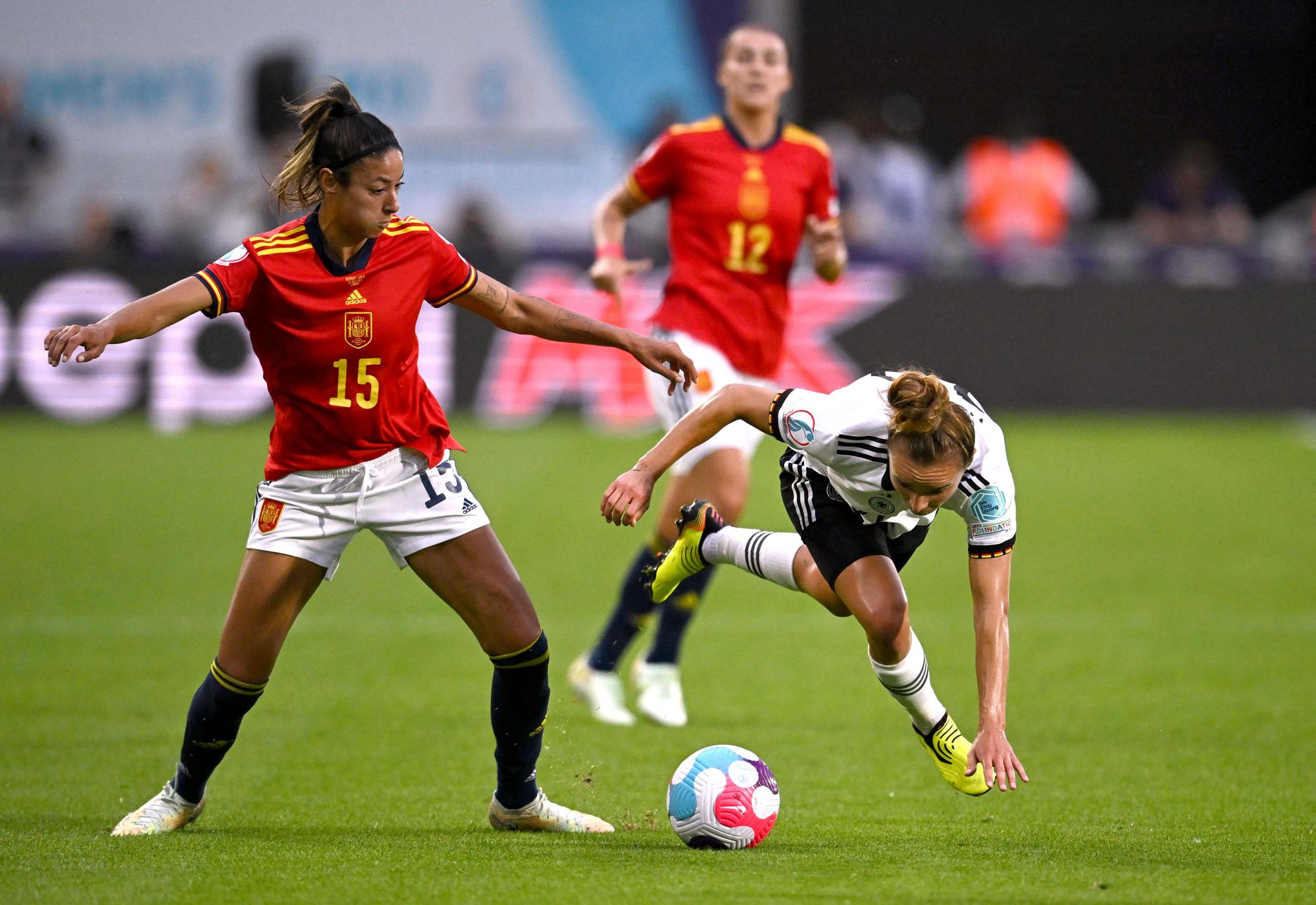 Women's Euro 2022 - Group B - Germany v Spain