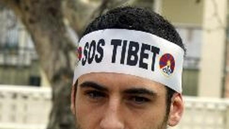 Más de 300 personas se concentran ante la Embajada china en Madrid para  exigir el cese de la "represión" en Tibet - Levante-EMV