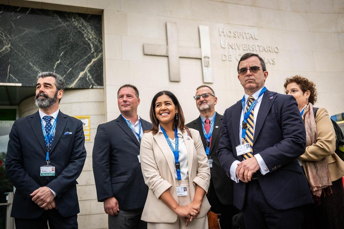 La NASA visita la cámara hiperbárica de Imetisa en el HUC