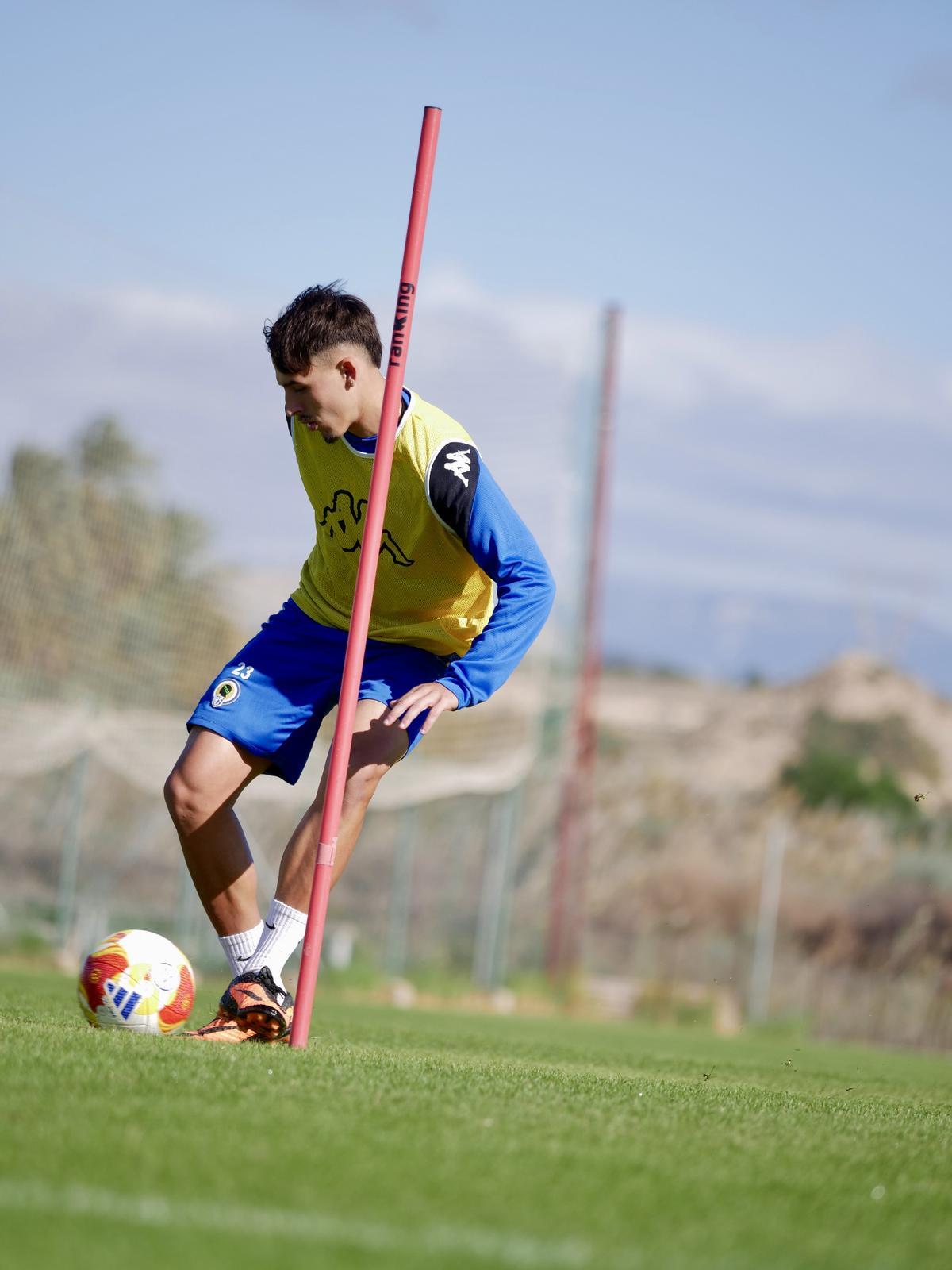 Rafa de Palmas, en un entrenamiento en Fontcalent.