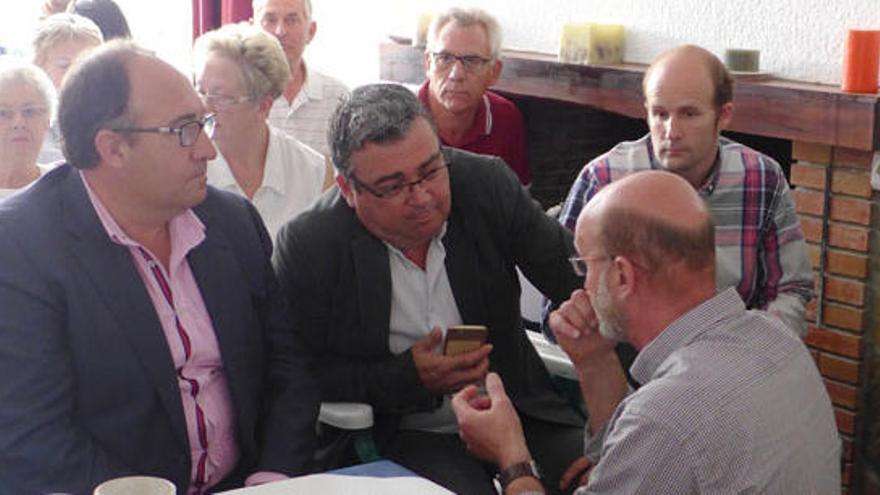 Gregorio Campos, José Juan Jiménez y Mario Blancke, durante este encuentro.