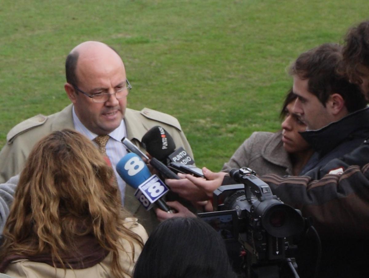 Delia, a la derecha, en un 'canutazo' en Buñol con Jesús Serna.