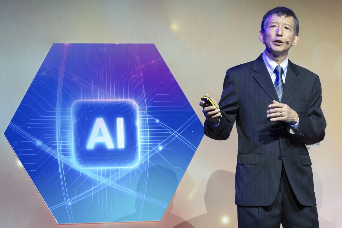 El vicepresidente corporativo de Microsoft Yongdong Wang participa con una charla en DES ‘Digital Enterprise Show’.
