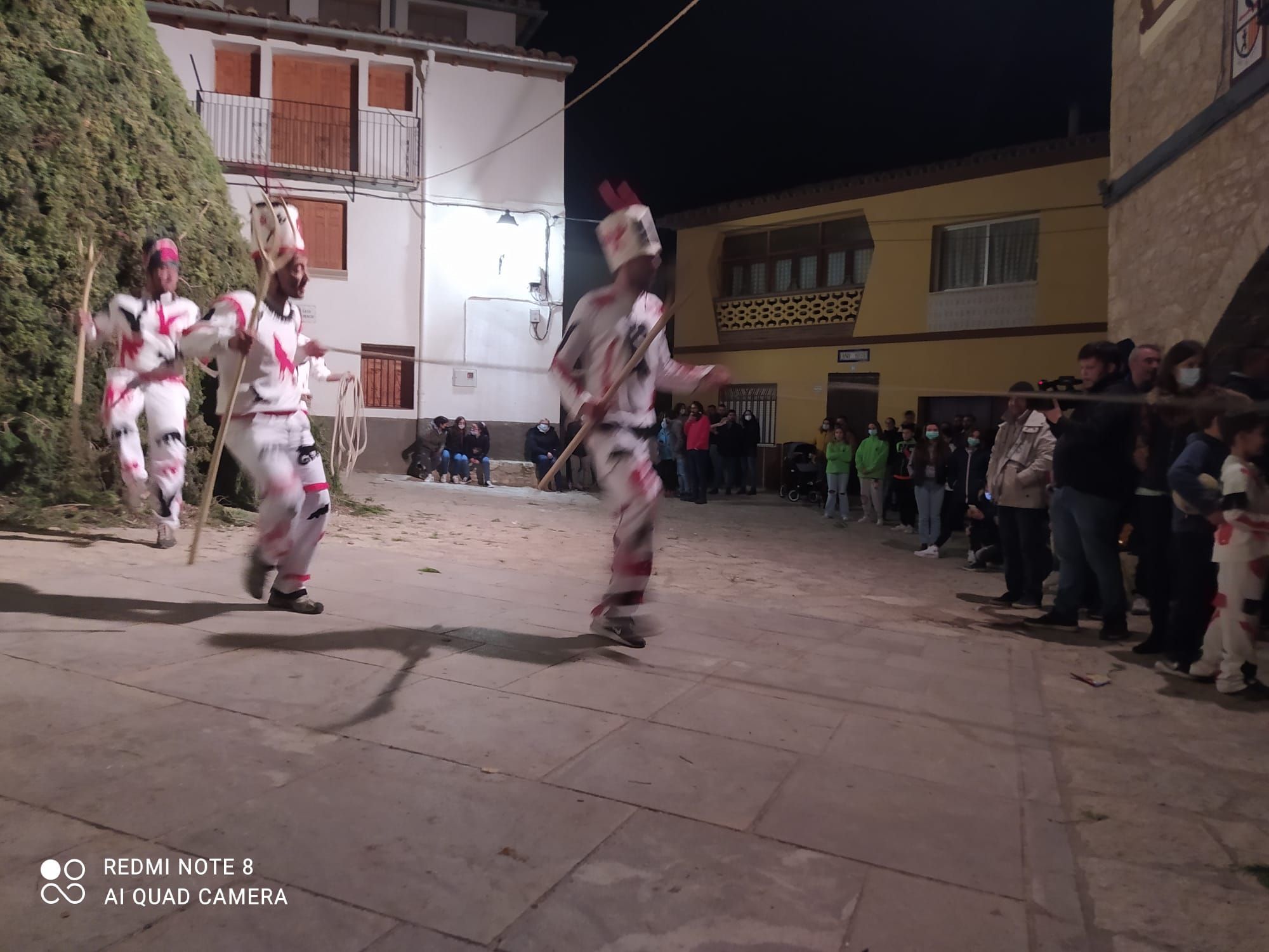 Las imágenes de la fiesta más rara de Sant Antoni en la Todolella, en octubre