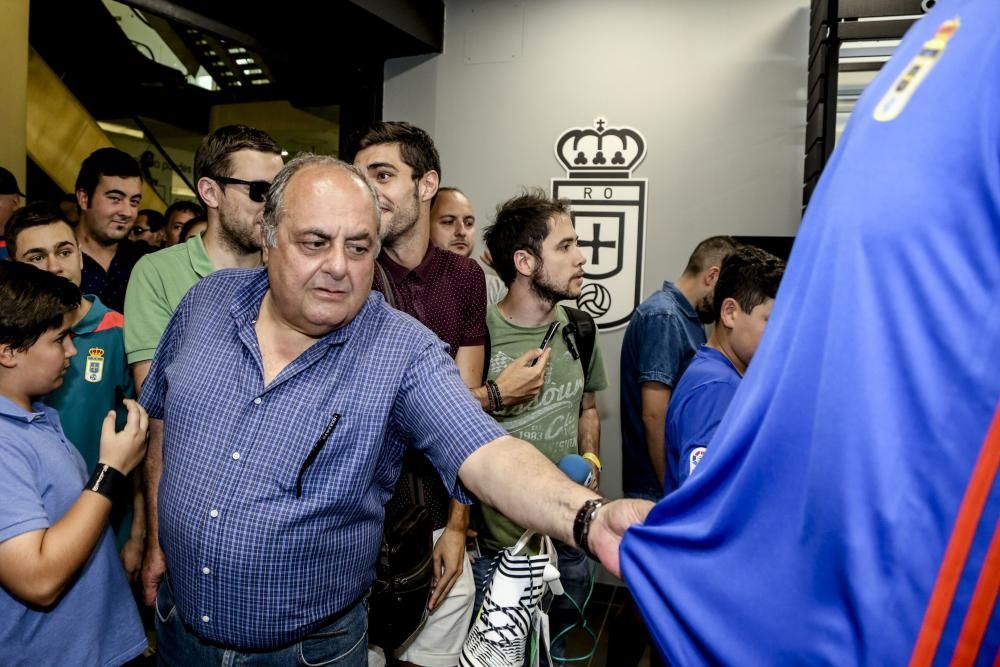 Presentación de la nueva camiseta del Real Oviedo