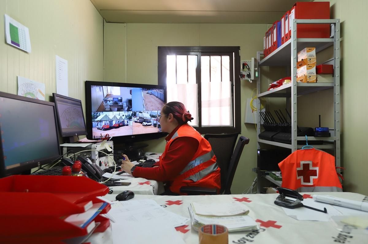 Feria Nuestra Señora de la Salud, voluntaria preparando el plan de ambulancias.