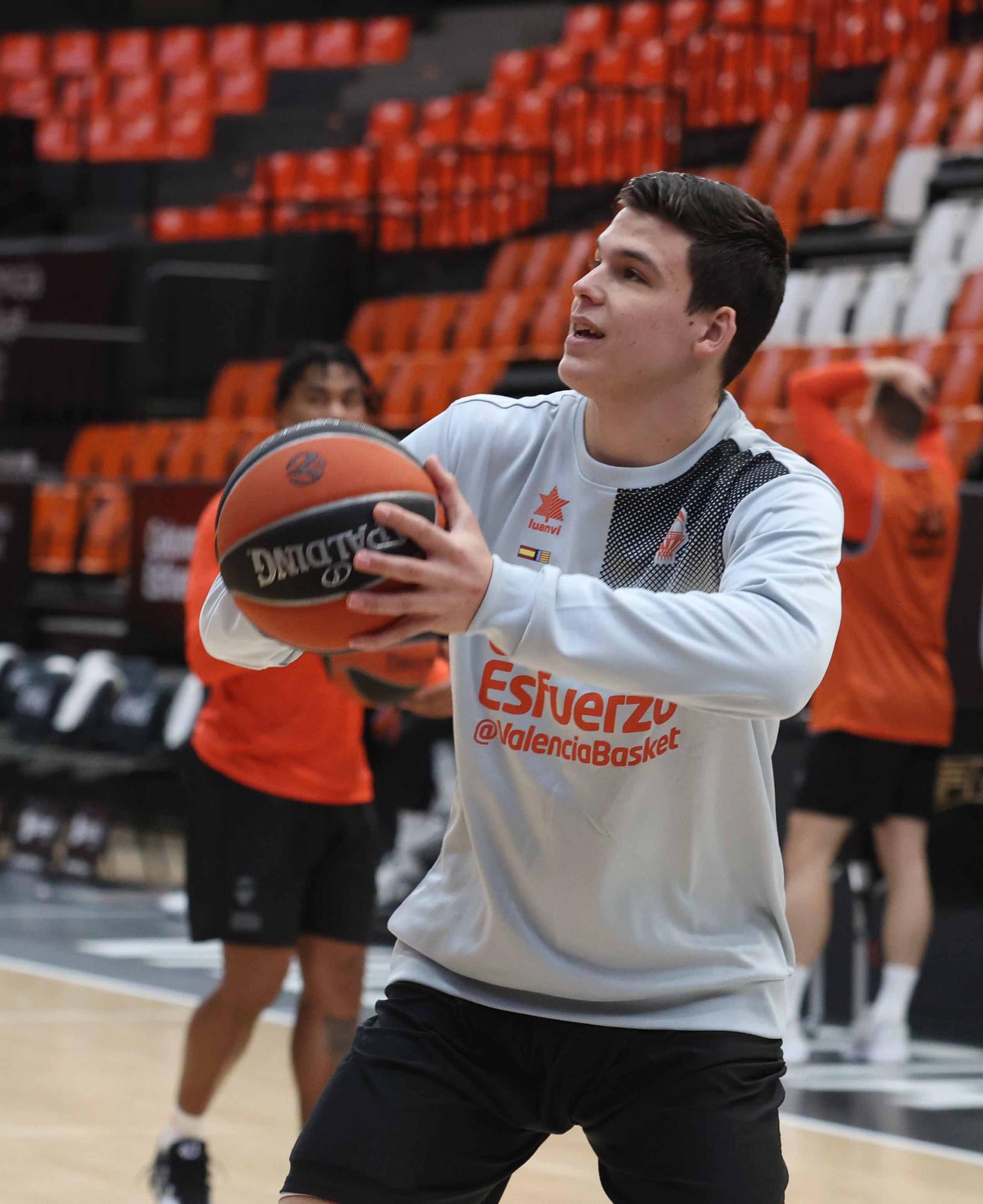 Entrenamiento previo al partido de Euroliga frente al  Meridianbet de Belgrado