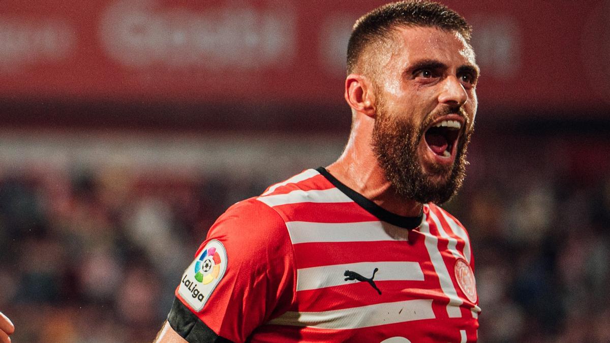 David López celebra un gol con el Girona en Montilivi.