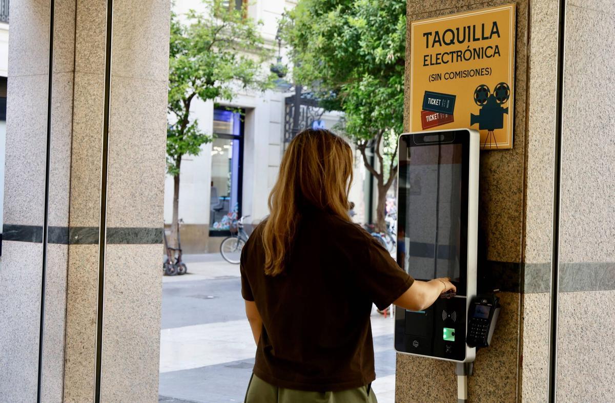 Rreportaje de fin de semana: Las propuestas experienciales le ganan la partida al Día del Espectador Cine cines Salas de Proyección Cine Lys VLC