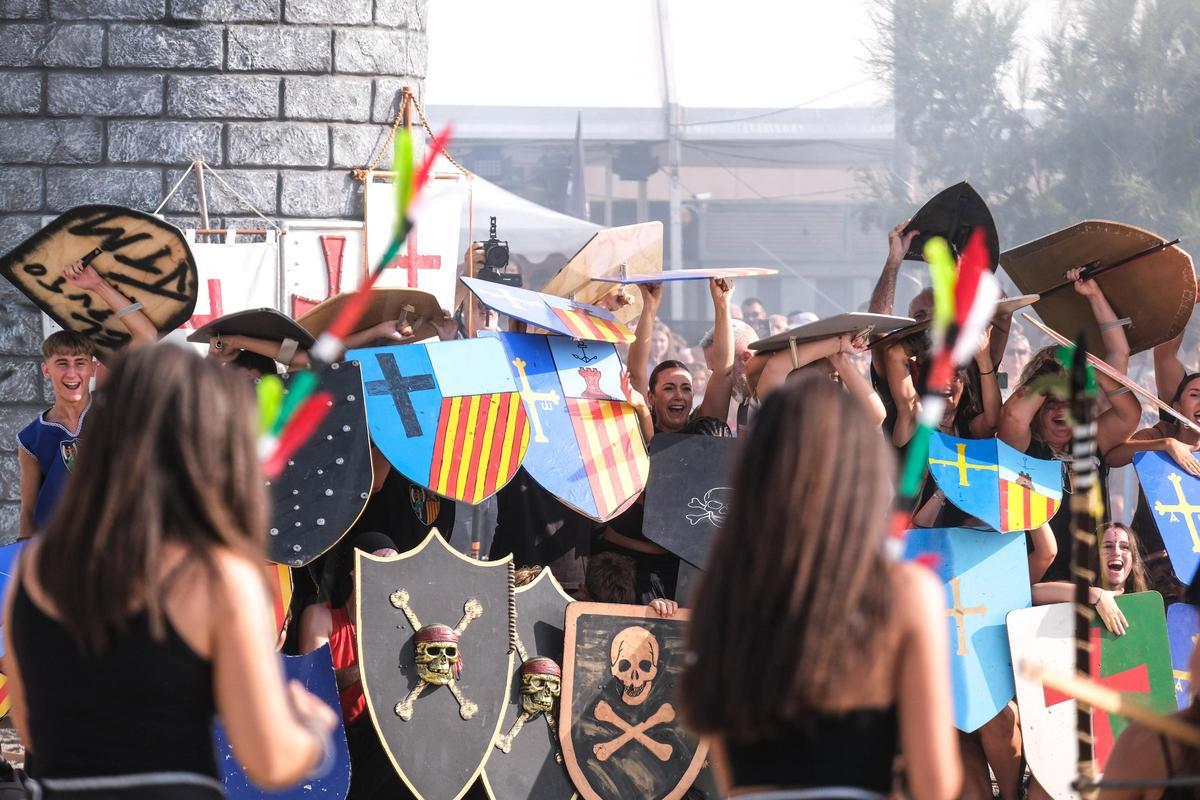 Las mejores imágenes del Desembarco de las fiestas de Moros y Cristianos de Santa Pola