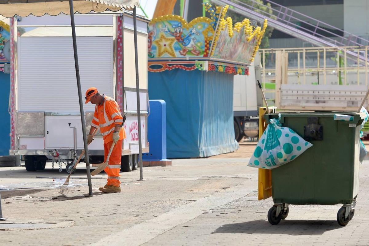 Se acabó la fiesta, el desmontaje de la Feria de Córdoba, en imágenes Se acabó la fiesta, el desmontaje de la Feria de Córdoba, en imágenes