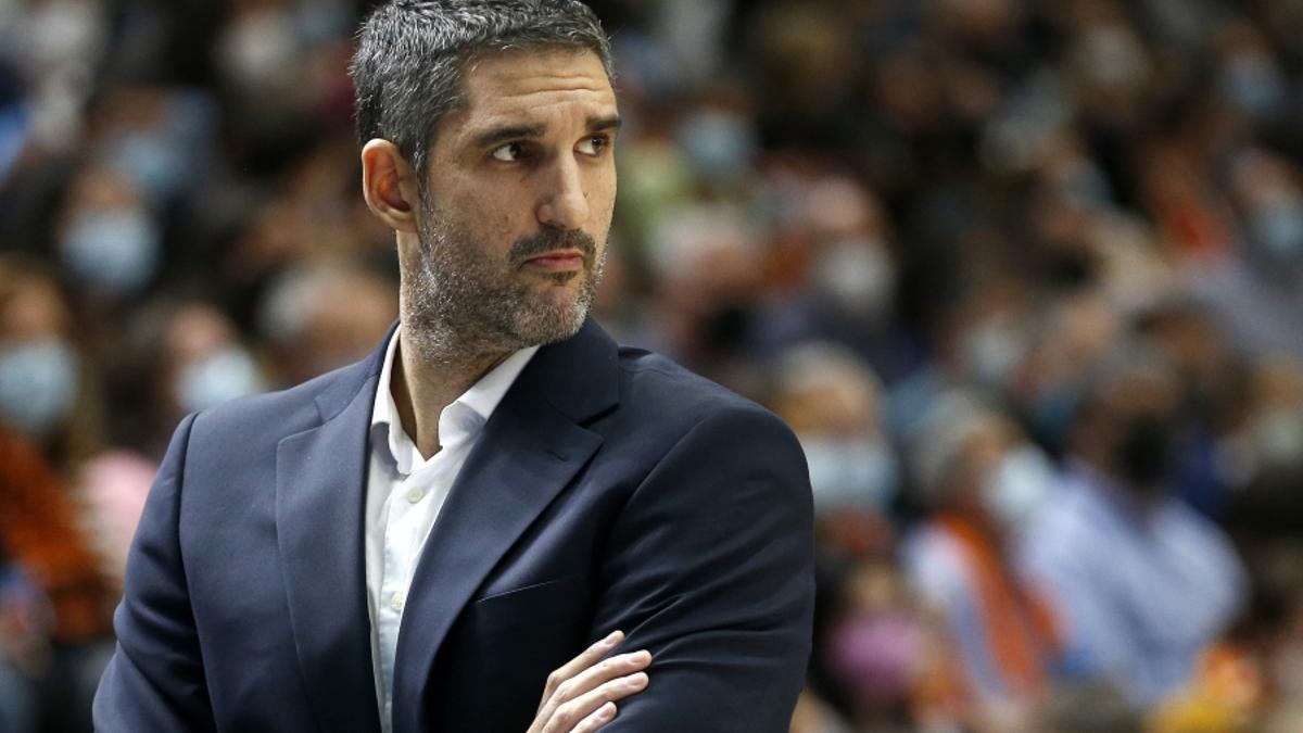 Rubén Burgos consiguió que su equipo reaccionase en defensa tras el paso por los vestuarios para ganar al Lointek Gernika