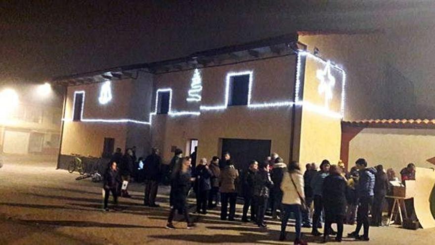 Vecinos en la fiesta del magosto en Manganeses de la Polvorosa.