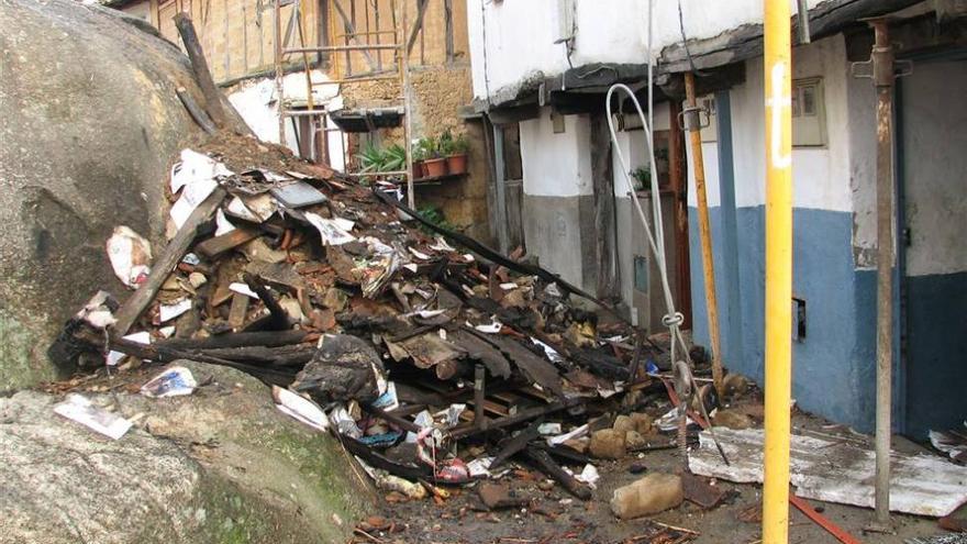 Fallece una anciana de 96 años que vivía sola al incendiarse su casa de Villanueva de la Vera