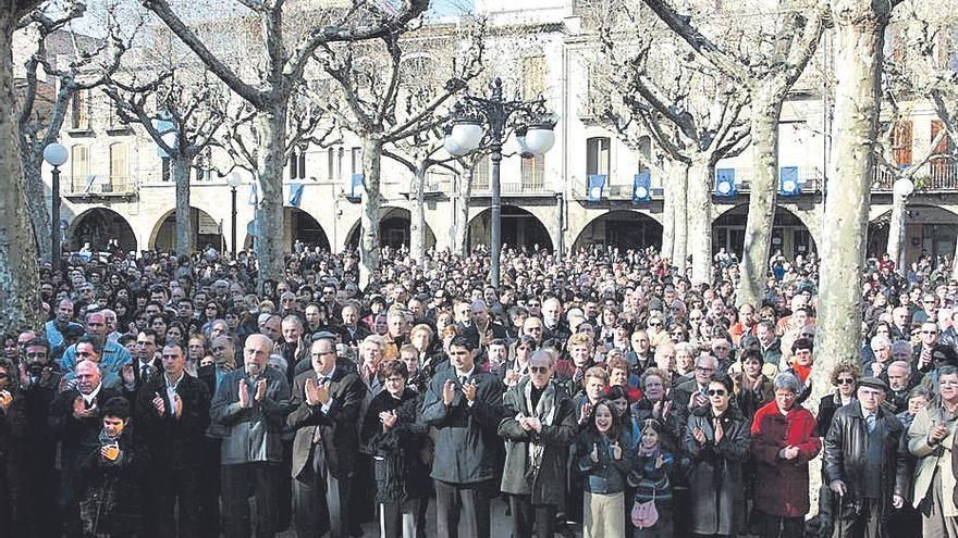 Protesta contra la sentència de culpabilitat del regidor Josep Alsina (2003).