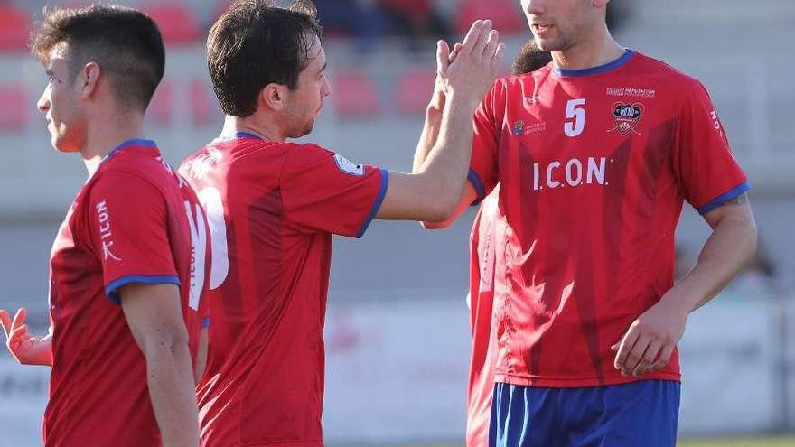 Los jugadores del Choco festejan el primero de los goles de ayer. // Ricardo Grobas