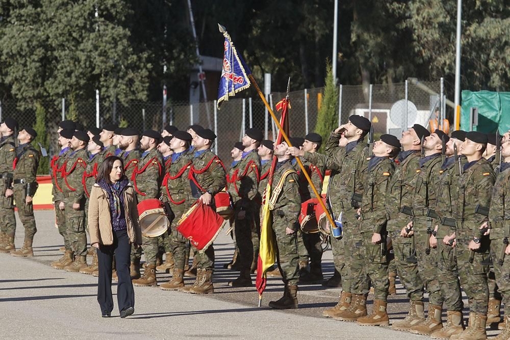 La ministra de Defensa visita la base de la Brigada