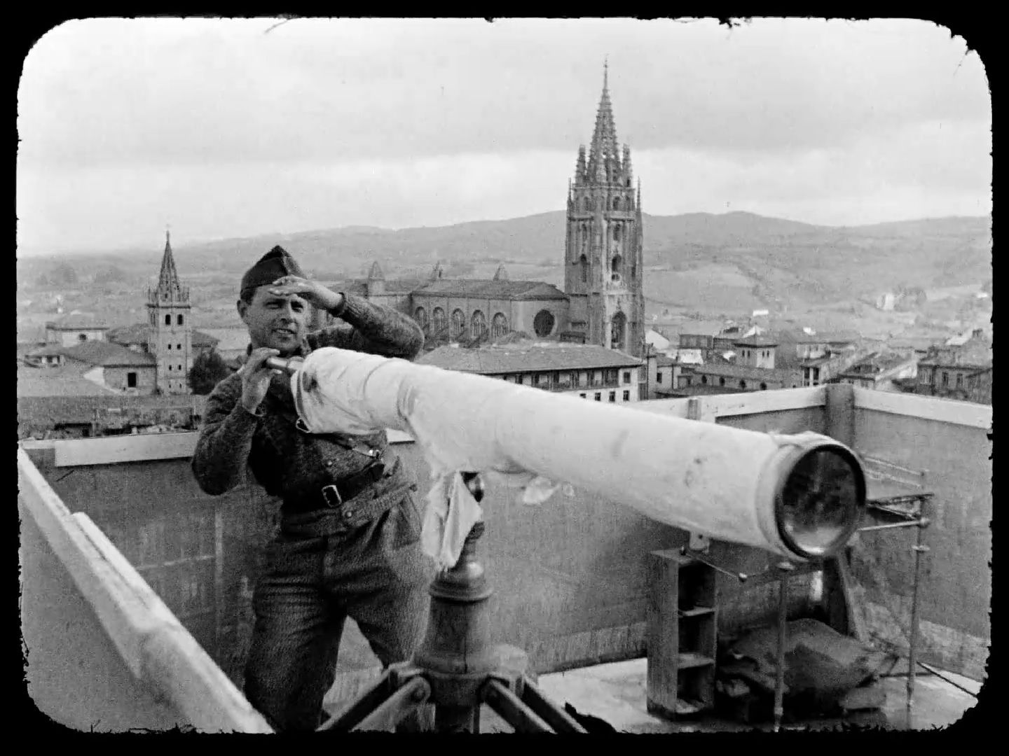 La entrada en Oviedo de las tropas nacionales. 2 de noviembre de 1936