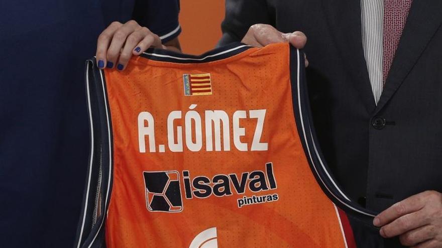 Pinturas Isaval incluye el logotipo de su marca en la equipación oficial del juego del primer equipo femenino del Valencia Basket