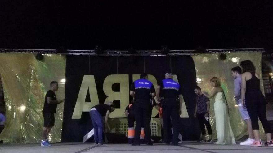 El bailarín que sufrió una caída en el espectáculo ABBA recibe el alta en el hospital