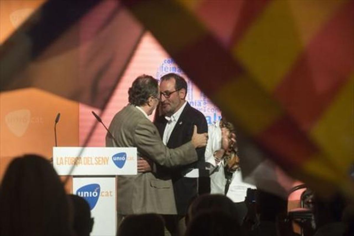 Ramon Espadaler, ahir a la nit, al míting d’Unió a Tortosa. Ramon Espadaler, ahir a la nit, al míting d’Unió a Tortosa.