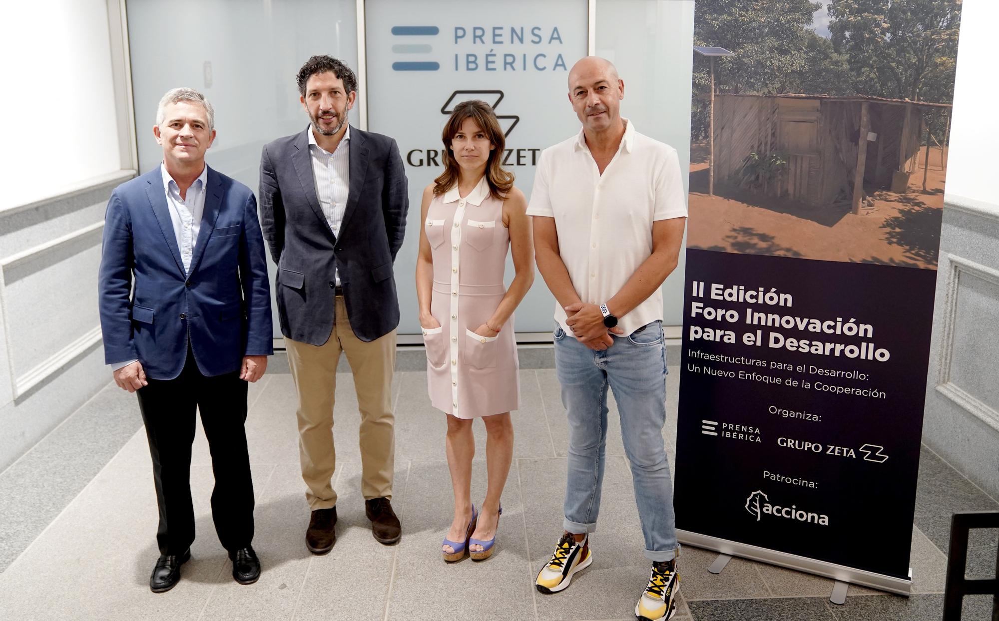 De izquierda a derecha: José Ignacio González-Aller (director General de Fundación CODESPA), José Gabriel Martín Fernández (director gerente de Acciona.org), Miriam Ciscar (jefa del departamento de Cooperación Sectorial de AECID) y Amador Gómez (director de Innovación en Acción Contra el Hambre).