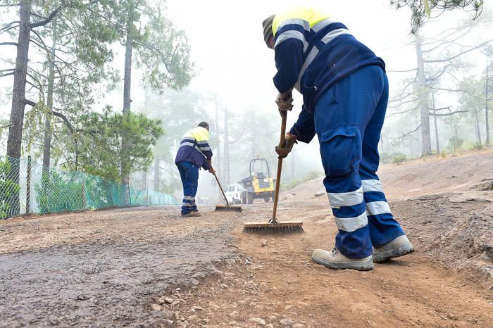 Obras en la carretera al área recreativa y zona ...